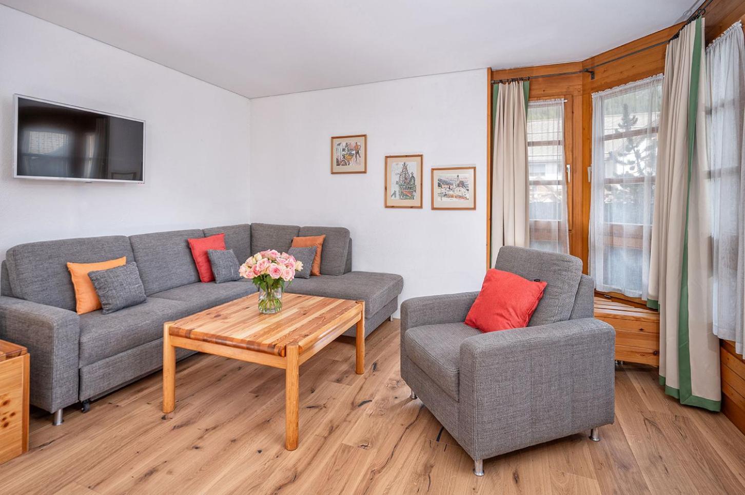 Schweizerhof Ferienwohnungen Lenzerheide 1 Room photo